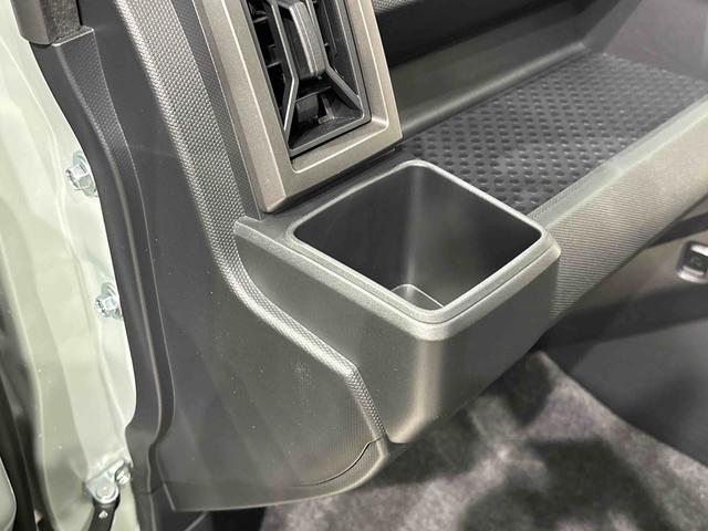 タフト Ｇ　クロムベンチャー　バックモニター対応カメラ　スカイフィールトップ　クロムパック　メッキパック　シルバーアンダーガーニッシュ　インテリアアクセント　ＬＥＤオートハイビーム＆フォグランプ　電動パーキングブレーキ　バックカメラ　アルミホイール（31枚目）