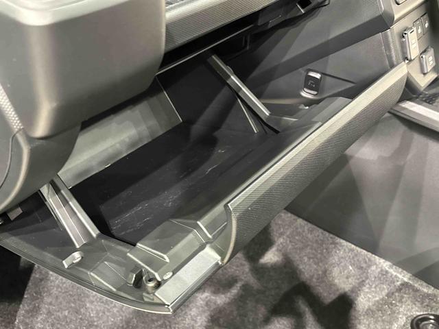 タフト Ｇ　クロムベンチャー　バックモニター対応カメラ　スカイフィールトップ　クロムパック　メッキパック　シルバーアンダーガーニッシュ　インテリアアクセント　ＬＥＤオートハイビーム＆フォグランプ　電動パーキングブレーキ　バックカメラ　アルミホイール（32枚目）