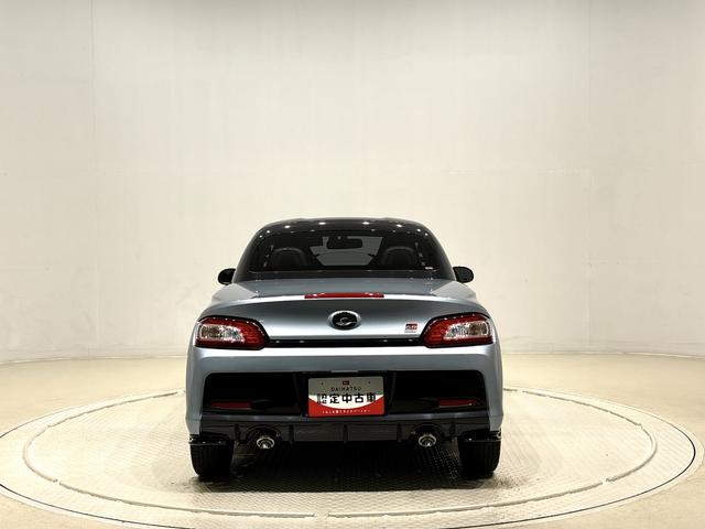 コペン ＧＲ　スポーツ　電動開閉式ルーフ　ＬＥＤヘッドランプ　ハロゲンフォグランプ　　１６インチタイヤ＆アルミホイール　プッシュボタンスタート　セキュリティアラーム　スタビライザー（フロント・リヤ）（13枚目）