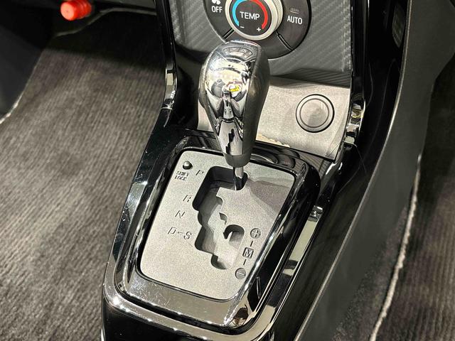 コペン ＧＲ　スポーツ　電動開閉式ルーフ　ＬＥＤヘッドランプ　ハロゲンフォグランプ　　１６インチタイヤ＆アルミホイール　プッシュボタンスタート　セキュリティアラーム　スタビライザー（フロント・リヤ）（21枚目）