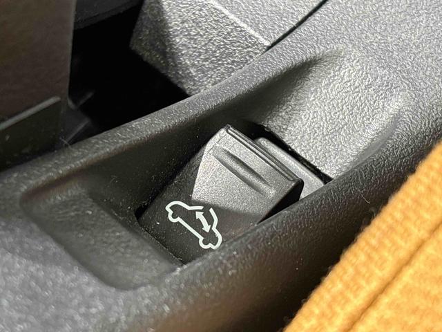 コペン セロ　社外ナビゲーション　ドライブレコーダー　バックカメラ　アクティブトップ　運転席・助手席シートヒーター　ＬＥＤヘッドランプ　本革巻ステアリングホイール　純正アルミホイール（切削デザイン）ステアリングスイッチ（24枚目）