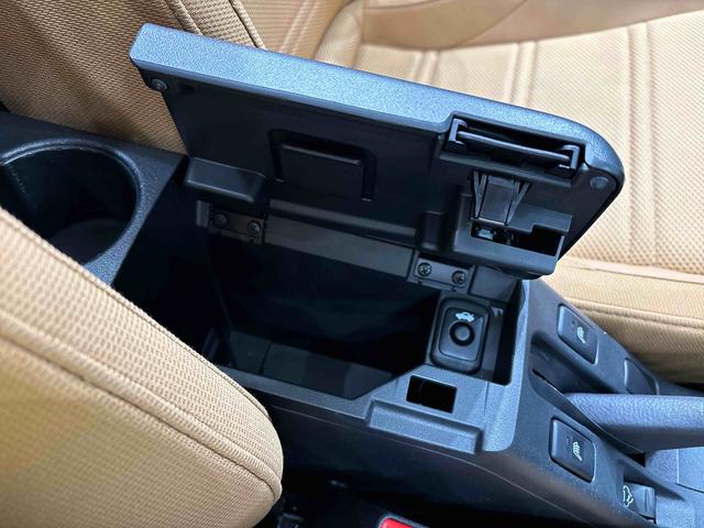 コペン セロ　社外ナビゲーション　ドライブレコーダー　バックカメラ　アクティブトップ　運転席・助手席シートヒーター　ＬＥＤヘッドランプ　本革巻ステアリングホイール　純正アルミホイール（切削デザイン）ステアリングスイッチ（26枚目）