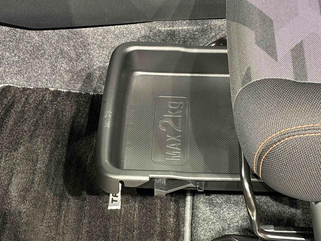 タフト Ｇターボ　スタイルパック（ブラック）パノラマモニター　全車速追従機能付ＡＣＣ　電動パーキングブレーキブレーキ　オートブレーキホールド機能　運転席・助手席シートヒーター　運転席シートリフター　チルトステアリング　オートライト　キーフリーシステム（35枚目）