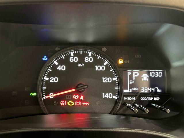 ハイゼットカーゴ ＤＸ　４ＷＤ　ＡＴ　ＡＭ／ＦＭラジオチューナー　ハロゲンヘッドランプ　トップシェイドガラス　コーナーセンサー　オーバーヘッドシェルフ　フロントドアパワーウインドウ　キーレスエントリー　ＡＭ／ＦＭラジオ　テンパータイヤ　スチールホイール（14枚目）