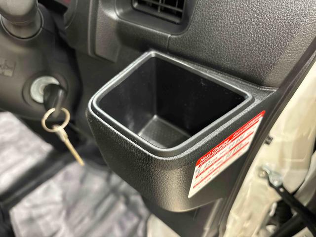 ハイゼットカーゴ ＤＸ　４ＷＤ　ＡＴ　ＡＭ／ＦＭラジオチューナー　ハロゲンヘッドランプ　トップシェイドガラス　コーナーセンサー　オーバーヘッドシェルフ　フロントドアパワーウインドウ　キーレスエントリー　ＡＭ／ＦＭラジオ　テンパータイヤ　スチールホイール（24枚目）