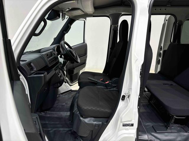 ハイゼットカーゴ ＤＸ　４ＷＤ　ＡＴ　ＡＭ／ＦＭラジオチューナー　ハロゲンヘッドランプ　トップシェイドガラス　コーナーセンサー　オーバーヘッドシェルフ　フロントドアパワーウインドウ　キーレスエントリー　ＡＭ／ＦＭラジオ　テンパータイヤ　スチールホイール（30枚目）