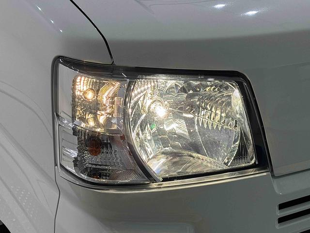 ハイゼットカーゴ ＤＸ　４ＷＤ　ＡＴ　ＡＭ／ＦＭラジオチューナー　ハロゲンヘッドランプ　トップシェイドガラス　コーナーセンサー　オーバーヘッドシェルフ　フロントドアパワーウインドウ　キーレスエントリー　ＡＭ／ＦＭラジオ　テンパータイヤ　スチールホイール（42枚目）