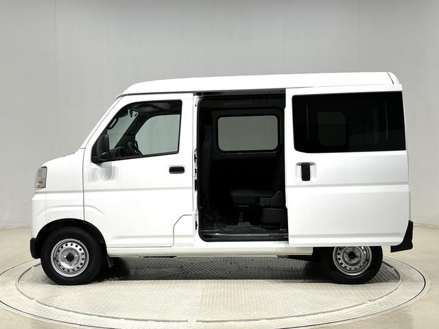 ハイゼットカーゴ DX 4WD AM・FMラジオ マニュアルエアコン ハロゲンヘッドランプ キーレスエントリー オーバーヘッドシェルフ 荷室ランプ AM・FMラジオ テンパータイヤ スチールホイール マニュアルエアコン(8枚目)