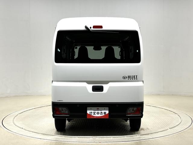 ハイゼットカーゴ DX 4WD AM・FMラジオ マニュアルエアコン ハロゲンヘッドランプ キーレスエントリー オーバーヘッドシェルフ 荷室ランプ AM・FMラジオ テンパータイヤ スチールホイール マニュアルエアコン(9枚目)