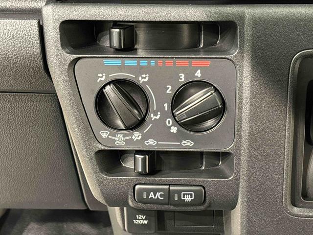 ハイゼットカーゴ DX 4WD AM・FMラジオ マニュアルエアコン ハロゲンヘッドランプ キーレスエントリー オーバーヘッドシェルフ 荷室ランプ AM・FMラジオ テンパータイヤ スチールホイール マニュアルエアコン(13枚目)