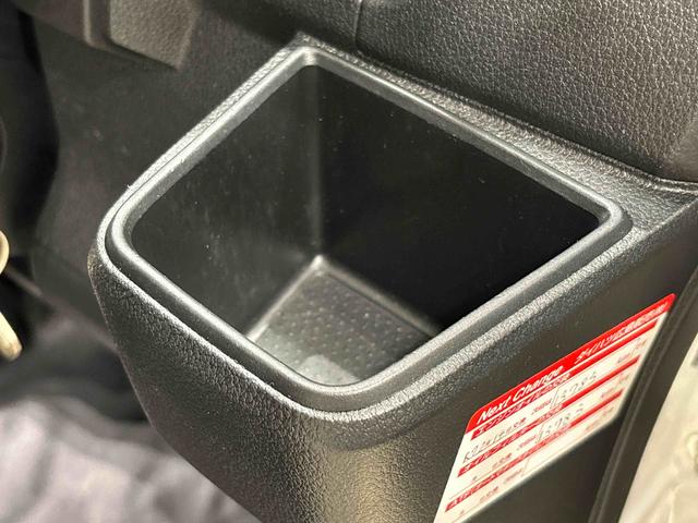 ハイゼットカーゴ DX 4WD AM・FMラジオ マニュアルエアコン ハロゲンヘッドランプ キーレスエントリー オーバーヘッドシェルフ 荷室ランプ AM・FMラジオ テンパータイヤ スチールホイール マニュアルエアコン(24枚目)