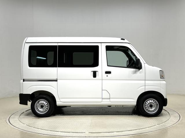 ハイゼットカーゴ DX 4WD AM・FMラジオ マニュアルエアコン ハロゲンヘッドランプ キーレスエントリー オーバーヘッドシェルフ 荷室ランプ AM・FMラジオ テンパータイヤ スチールホイール マニュアルエアコン(7枚目)