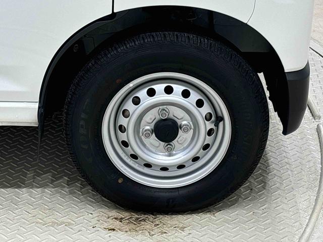 ハイゼットカーゴ DX 4WD AM・FMラジオ マニュアルエアコン ハロゲンヘッドランプ キーレスエントリー オーバーヘッドシェルフ 荷室ランプ AM・FMラジオ テンパータイヤ スチールホイール マニュアルエアコン(45枚目)