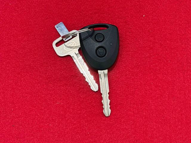 ハイゼットカーゴ DX 4WD AM・FMラジオ マニュアルエアコン ハロゲンヘッドランプ キーレスエントリー オーバーヘッドシェルフ 荷室ランプ AM・FMラジオ テンパータイヤ スチールホイール マニュアルエアコン(47枚目)