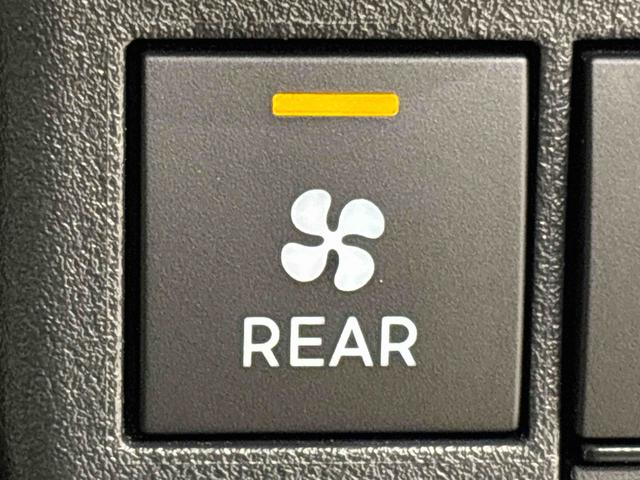 ハイゼットカーゴ クルーズ　４ＷＤ　キーフリーシステム　スペアタイヤ　トップシェイドガラス　１２インチフルホイールキャップ　コーナーセンサー　マニュアルエアコン　プッシュボタンスタート　運転席・助手席パワーウィンドウ　セキュリティーアラーム　サイドアンダードアミラー（17枚目）