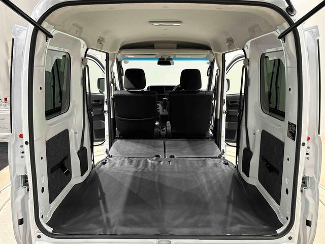 ハイゼットカーゴ クルーズ　４ＷＤ　キーフリーシステム　スペアタイヤ　トップシェイドガラス　１２インチフルホイールキャップ　コーナーセンサー　マニュアルエアコン　プッシュボタンスタート　運転席・助手席パワーウィンドウ　セキュリティーアラーム　サイドアンダードアミラー（35枚目）