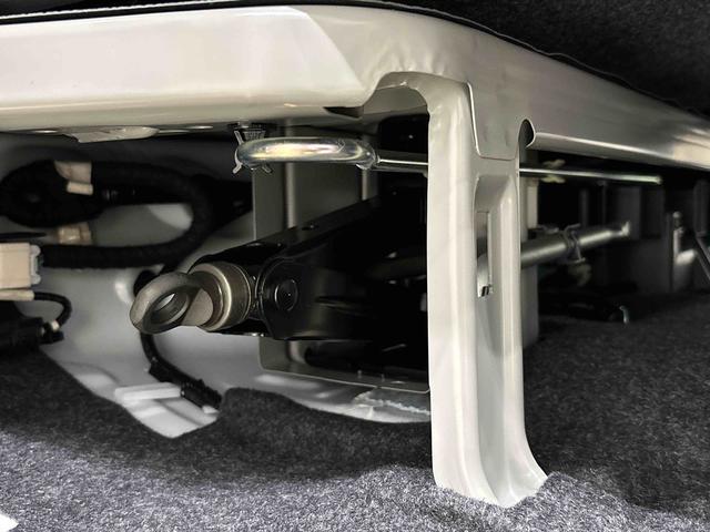 ハイゼットカーゴ クルーズ　４ＷＤ　キーフリーシステム　スペアタイヤ　トップシェイドガラス　１２インチフルホイールキャップ　コーナーセンサー　マニュアルエアコン　プッシュボタンスタート　運転席・助手席パワーウィンドウ　セキュリティーアラーム　サイドアンダードアミラー（37枚目）