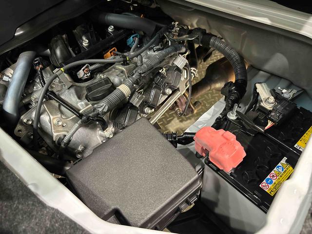 ハイゼットカーゴ クルーズ　４ＷＤ　キーフリーシステム　スペアタイヤ　トップシェイドガラス　１２インチフルホイールキャップ　コーナーセンサー　マニュアルエアコン　プッシュボタンスタート　運転席・助手席パワーウィンドウ　セキュリティーアラーム　サイドアンダードアミラー（42枚目）