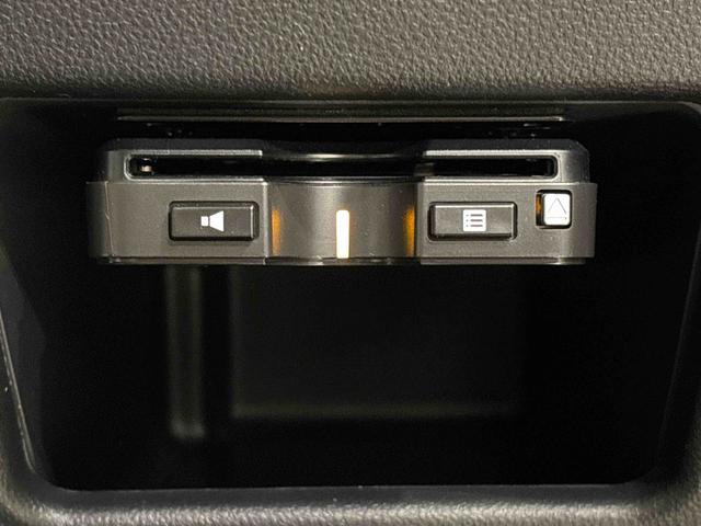 ムーヴキャンバス Ｇメイクアップリミテッド　ＳＡＩＩＩ　ナビ　ドラレコ　ＥＴＣ　ＬＥＤヘッドランプ・フォグランプ　置き楽ボックス　オートライト　プッシュボタンスタート　セキュリティアラーム　パノラマモニター対応カメラ　両側パワースライドドア（9枚目）