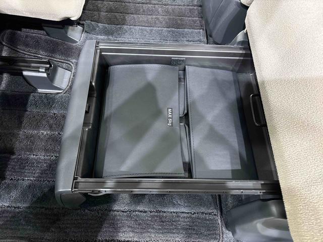 ムーヴキャンバス Ｇメイクアップリミテッド　ＳＡＩＩＩ　ナビ　ドラレコ　ＥＴＣ　ＬＥＤヘッドランプ・フォグランプ　置き楽ボックス　オートライト　プッシュボタンスタート　セキュリティアラーム　パノラマモニター対応カメラ　両側パワースライドドア（38枚目）