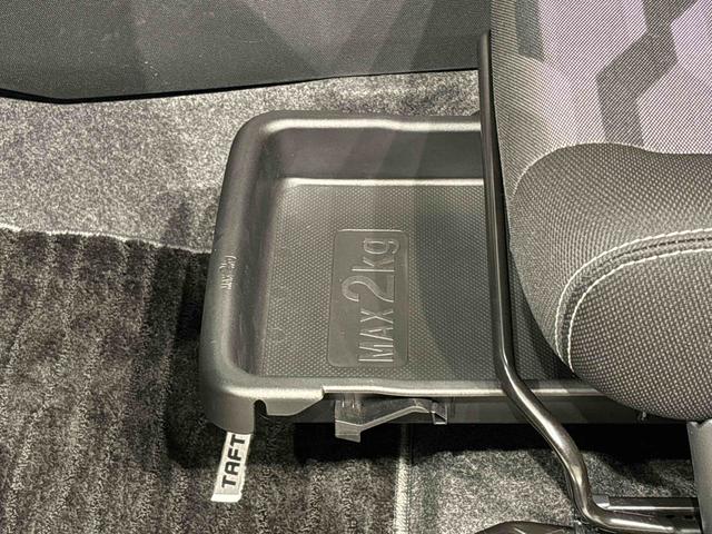 タフト G クロムベンチャー 純正ナビ バックモニター ドラレコ スカイフィールトップ クロムパック メッキパック シルバーアンダーガーニッシュ インテリアアクセント LEDオートライト&フォグランプ 電動パーキングブレーキ バックカメラ アルミホイール(34枚目)