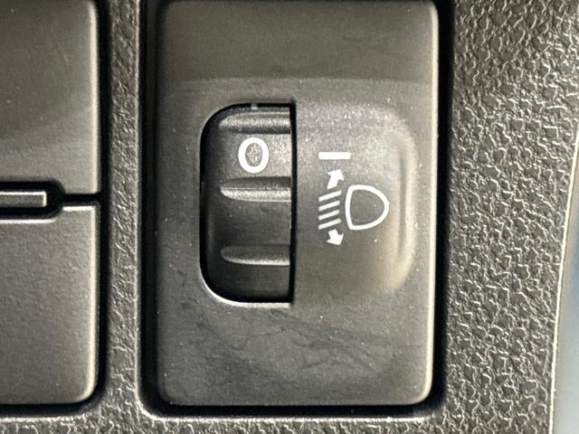 ムーヴ カスタム X VS SAIII 7インチナビ 全周囲カメラ ドライブレコーダー 運転席シートヒーター オートライト オートハイビーム LEDヘッドライト LEDフォグランプ 14インチアルミホイール プッシュボタンスタート オーディオ操作用ステアリングスイッチ(26枚目)