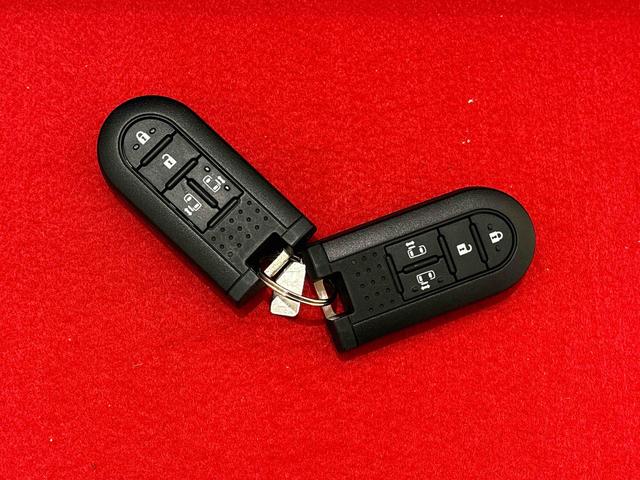 ムーヴキャンバス Ｘリミテッドメイクアップ　ＳＡＩＩ　ナビ　ＥＴＣ　バックカメラ　ハロゲンライト　置き楽ボックス　オートライト　プッシュボタンスタート　セキュリティアラーム　両側パワースライドドア　　キーフリーシステム（53枚目）