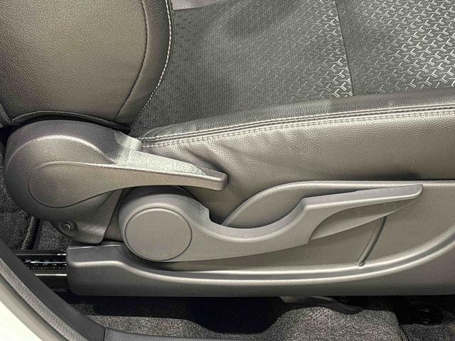 ロッキー プレミアム　ナビ　ＥＴＣ　ドラレコ　バックカメラ　ＬＥＤヘッドランプ・フォグランプ　全車速追従機能付アダプティブクルーズコントロール　レーンキープコントロール　ブラインドスポットモニター　１７インチアルミホイール　シートヒーター　パノラマモニター（29枚目）