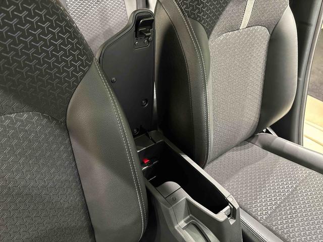ロッキー プレミアム　ナビ　ＥＴＣ　ドラレコ　バックカメラ　ＬＥＤヘッドランプ・フォグランプ　全車速追従機能付アダプティブクルーズコントロール　レーンキープコントロール　ブラインドスポットモニター　１７インチアルミホイール　シートヒーター　パノラマモニター（31枚目）