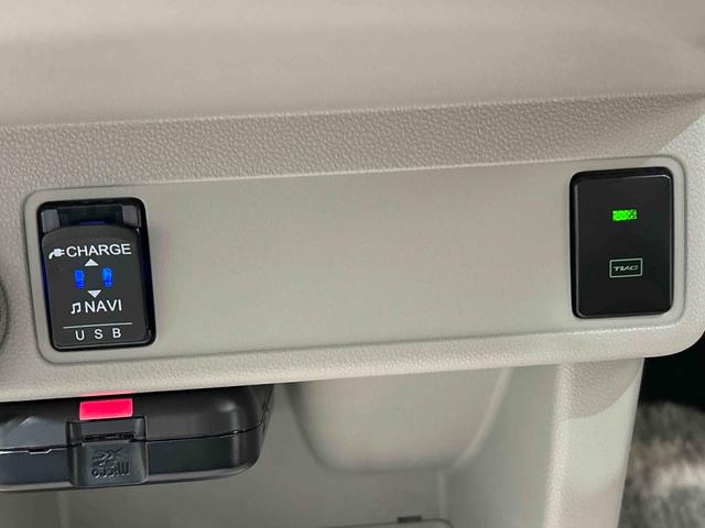 ブーン X Lパッケージ SAIII カーナビ ドライブレコーダー パノラマモニター対応カメラ オートエアコン プッシュボタンスタート オートライト シートアンダートレイ 純正フルホイールキャップ キーフリーシステム アイドリングストップ機能(20枚目)