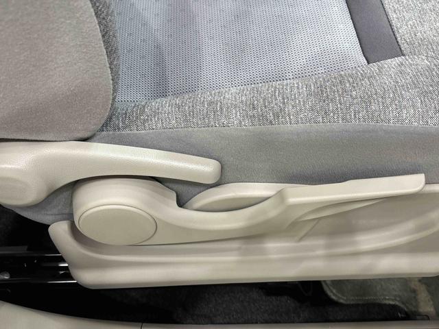 ブーン X Lパッケージ SAIII カーナビ ドライブレコーダー パノラマモニター対応カメラ オートエアコン プッシュボタンスタート オートライト シートアンダートレイ 純正フルホイールキャップ キーフリーシステム アイドリングストップ機能(25枚目)