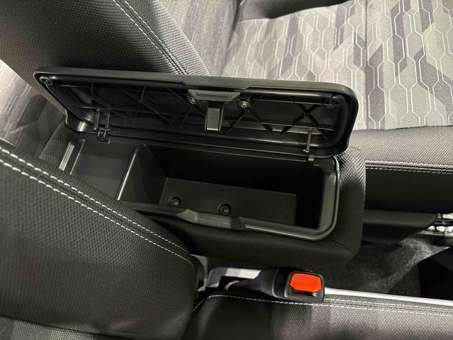 タフト Ｇターボ　ダーククロムベンチャー　運転席助手席シートヒーター　バックモニター　電動パーキングブレーキ　プッシュボタンスタート　オートライト　サイドエアバッグ　ＬＥＤヘッドライト・フォグランプ　キーフリーシステム　純正アルミホイール　セキュリティーアラーム（30枚目）