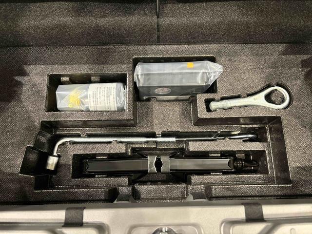 タフト Ｇターボ　ダーククロムベンチャー　運転席助手席シートヒーター　バックモニター　電動パーキングブレーキ　プッシュボタンスタート　オートライト　サイドエアバッグ　ＬＥＤヘッドライト・フォグランプ　キーフリーシステム　純正アルミホイール　セキュリティーアラーム（39枚目）