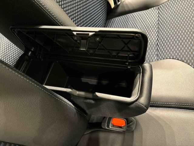 タント カスタムＲＳ　両側電動スライドドア　電動パーキングブレーキ　ＬＥＤオートライト　パワースライドドアウェルカムオープン機能　電動パーキングブレーキ　運転席助手席シートヒーター　アルミホイール　キーフリーシステム　　オート電動格納式ドアミラー（30枚目）