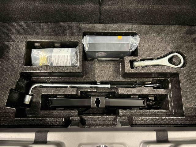 タフト Ｇターボ　ダーククロムベンチャー　バックモニター　キーフリー　電動パーキングブレーキ　運転席・助手席シートヒーター　ＬＥＤヘッドライト・フォグランプ　オートライト　サイドエアバッグ　純正アルミホイール　オートエアコン　セキュリティーアラーム（39枚目）