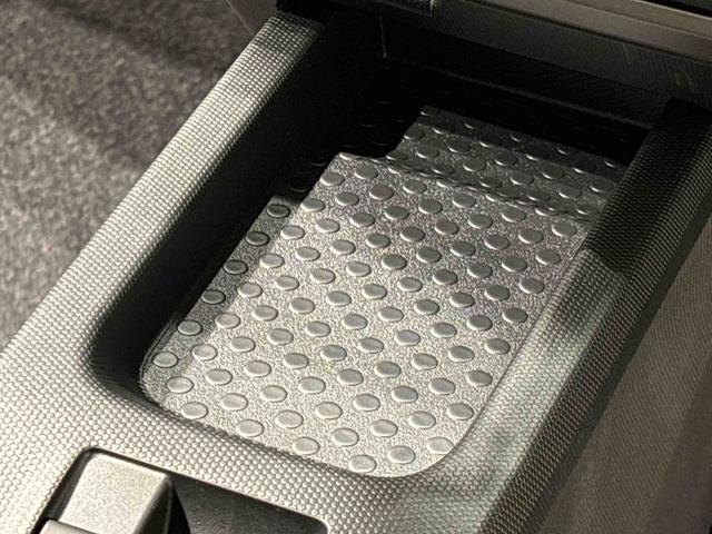 タフト Ｇターボ　クロムベンチャー　運転席・助手席シートヒーター　純正ナビ装着用アップグレードパック　ＡＣＣ　電動パーキングブレーキブレーキ　オートブレーキホールド機能　運転席シートリフター　チルトステアリング　本革巻ステアリングホイール　リバース連動リヤワイパー（19枚目）