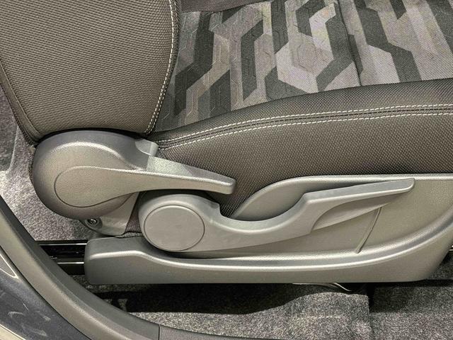 タフト Ｇターボ　クロムベンチャー　運転席・助手席シートヒーター　純正ナビ装着用アップグレードパック　ＡＣＣ　電動パーキングブレーキブレーキ　オートブレーキホールド機能　運転席シートリフター　チルトステアリング　本革巻ステアリングホイール　リバース連動リヤワイパー（28枚目）