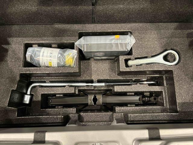 タフト Ｇターボ　クロムベンチャー　運転席・助手席シートヒーター　純正ナビ装着用アップグレードパック　ＡＣＣ　電動パーキングブレーキブレーキ　オートブレーキホールド機能　運転席シートリフター　チルトステアリング　本革巻ステアリングホイール　リバース連動リヤワイパー（39枚目）