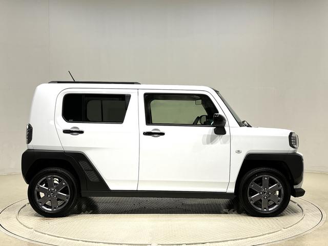 タフト Ｇターボ　ダーククロムベンチャー　シートヒーター　スカイフィールトップ　クロムパック　メッキパック　インテリアアクセント　ＬＥＤオートハイビーム＆フォグランプ　電動パーキングブレーキ　バックカメラ　アルミホイール（7枚目）