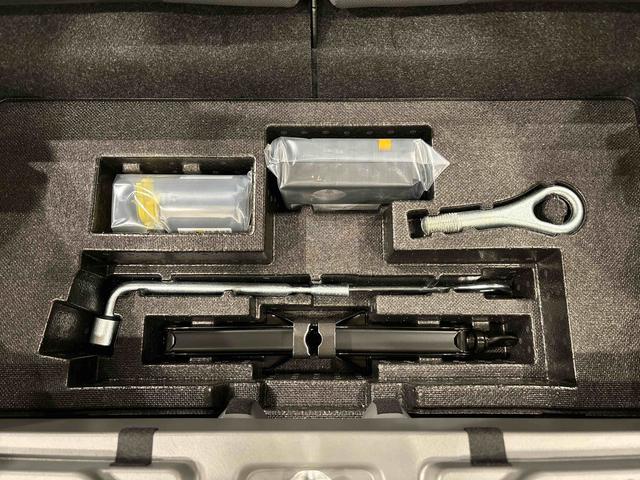 タフト Ｇターボ　ダーククロムベンチャー　シートヒーター　スカイフィールトップ　クロムパック　メッキパック　インテリアアクセント　ＬＥＤオートハイビーム＆フォグランプ　電動パーキングブレーキ　バックカメラ　アルミホイール（39枚目）