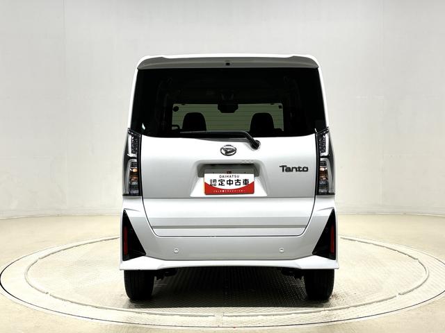 タント カスタムＲＳ　ターボ　運転席・助手席シートヒーター　純正ナビ装着用アップグレードパック　両側電動スライドドア　格納式リヤドアサンシェード　本革巻ステアリングホイール　運転席シートリフター　チルトステアリング　オートライト　キーフリーシステム（9枚目）