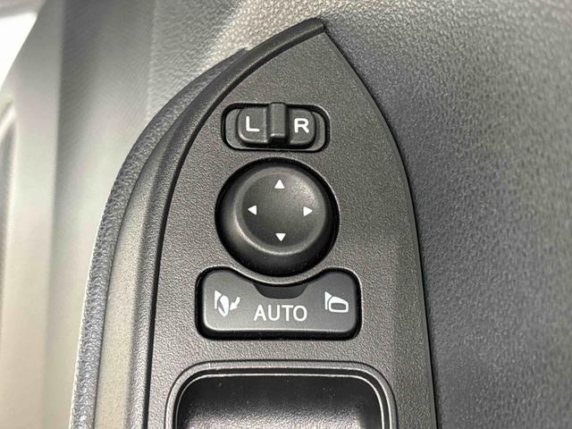 タント カスタムＲＳ　ターボ　運転席・助手席シートヒーター　純正ナビ装着用アップグレードパック　両側電動スライドドア　格納式リヤドアサンシェード　本革巻ステアリングホイール　運転席シートリフター　チルトステアリング　オートライト　キーフリーシステム（24枚目）
