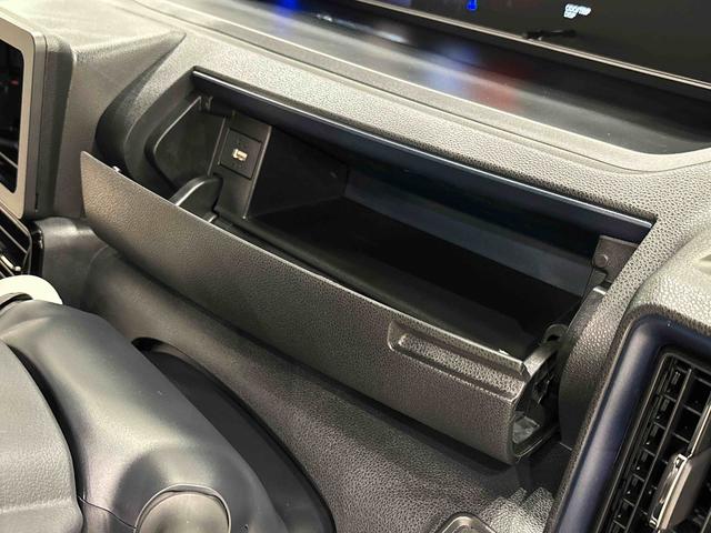 タント カスタムＲＳ　ターボ　運転席・助手席シートヒーター　純正ナビ装着用アップグレードパック　両側電動スライドドア　格納式リヤドアサンシェード　本革巻ステアリングホイール　運転席シートリフター　チルトステアリング　オートライト　キーフリーシステム（26枚目）