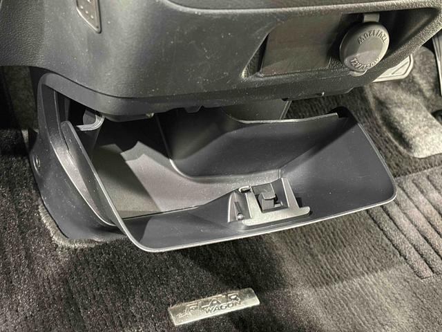 フレアワゴンカスタムスタイル ＸＴ　ナビゲーションシステム　両側電動スライドドア　ＥＴＣ　バックカメラ　オートライト　トップシェイドガラス　アイドリングストップ　運転席シートリフター　リヤワイパー　ロールサンシェード（31枚目）