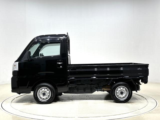 ハイゼットトラック スタンダード　トップシェイドガラス　オートハイビーム　運転席ＳＲＳエアバック　バックソナー　電動式パワーステアリング　あゆみ板掛けテールゲート　ＶＳＣ＆ＴＲＣ　衝突警報機能　衝突回避支援ブレーキ　車線逸脱警報機能　標識認識機能　先行車発進お知らせ機能（8枚目）