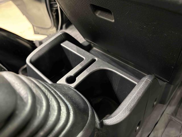 ハイゼットトラック スタンダード　トップシェイドガラス　オートハイビーム　運転席ＳＲＳエアバック　バックソナー　電動式パワーステアリング　あゆみ板掛けテールゲート　ＶＳＣ＆ＴＲＣ　衝突警報機能　衝突回避支援ブレーキ　車線逸脱警報機能　標識認識機能　先行車発進お知らせ機能（20枚目）