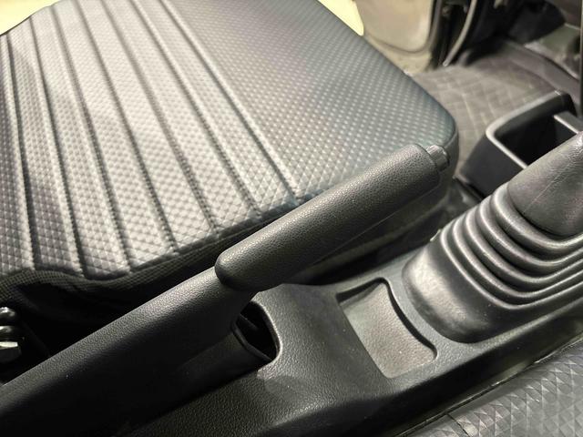 ハイゼットトラック スタンダード　トップシェイドガラス　オートハイビーム　運転席ＳＲＳエアバック　バックソナー　電動式パワーステアリング　あゆみ板掛けテールゲート　ＶＳＣ＆ＴＲＣ　衝突警報機能　衝突回避支援ブレーキ　車線逸脱警報機能　標識認識機能　先行車発進お知らせ機能（22枚目）