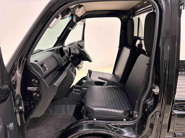 ハイゼットトラック スタンダード　トップシェイドガラス　オートハイビーム　運転席ＳＲＳエアバック　バックソナー　電動式パワーステアリング　あゆみ板掛けテールゲート　ＶＳＣ＆ＴＲＣ　衝突警報機能　衝突回避支援ブレーキ　車線逸脱警報機能　標識認識機能　先行車発進お知らせ機能（31枚目）