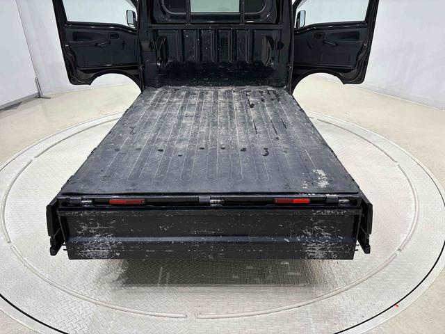 ハイゼットトラック スタンダード　トップシェイドガラス　オートハイビーム　運転席ＳＲＳエアバック　バックソナー　電動式パワーステアリング　あゆみ板掛けテールゲート　ＶＳＣ＆ＴＲＣ　衝突警報機能　衝突回避支援ブレーキ　車線逸脱警報機能　標識認識機能　先行車発進お知らせ機能（36枚目）