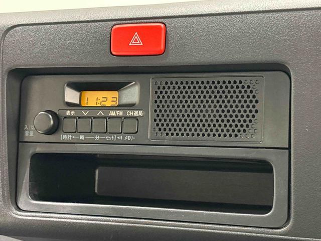 ハイゼットトラック スタンダード 5MT ETC車載器 AM/FMラジオ ハロゲンヘッドランプ 運転席SRSエアバック 電動式パワーステアリング AM/FMラジオ あゆみ板掛けテールゲート スペアタイヤ ガードフレーム(13枚目)